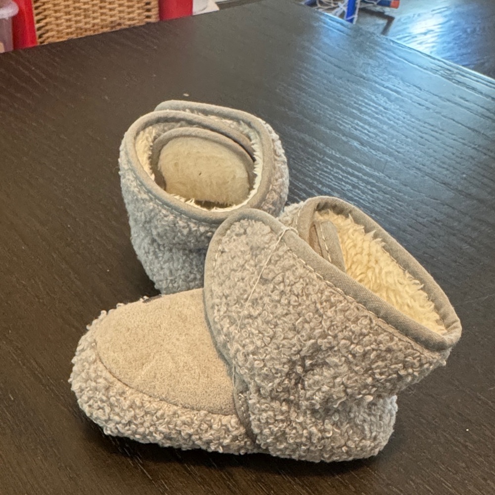 Cozy Gray Baby Booties - Picture 2 of 4